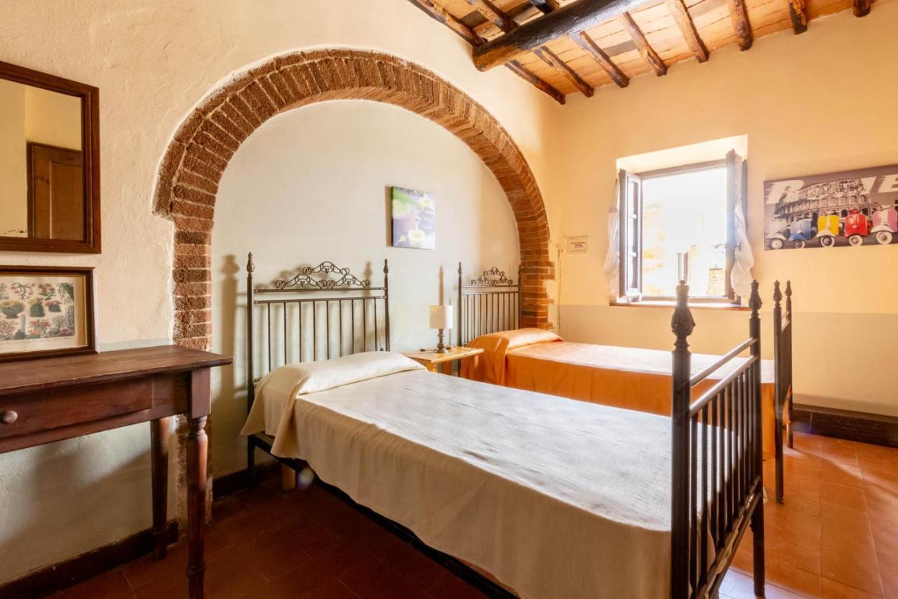 Castello Di Selvole (Adults Only) Guest House Vagliagli ภายนอก รูปภาพ