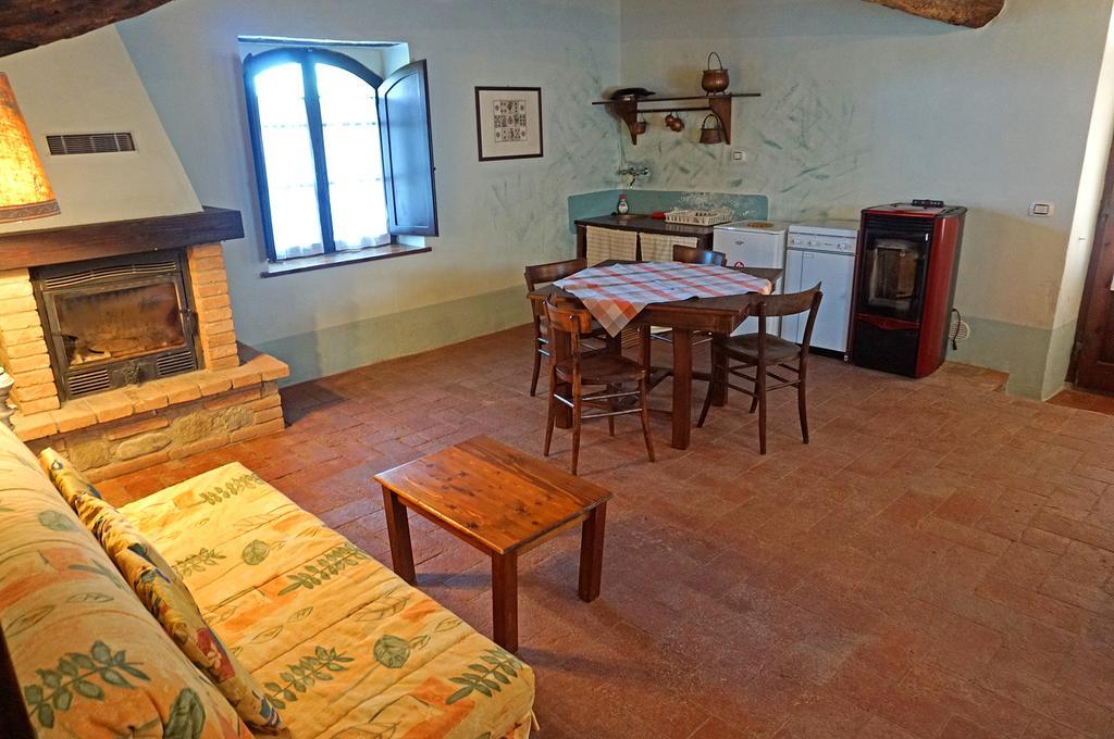 Castello Di Selvole (Adults Only) Guest House Vagliagli ภายนอก รูปภาพ