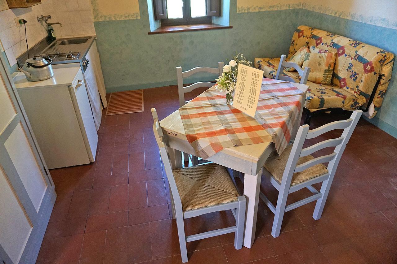 Castello Di Selvole (Adults Only) Guest House Vagliagli ภายนอก รูปภาพ